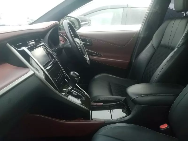 Toyota Harrier hybrid    - 2015