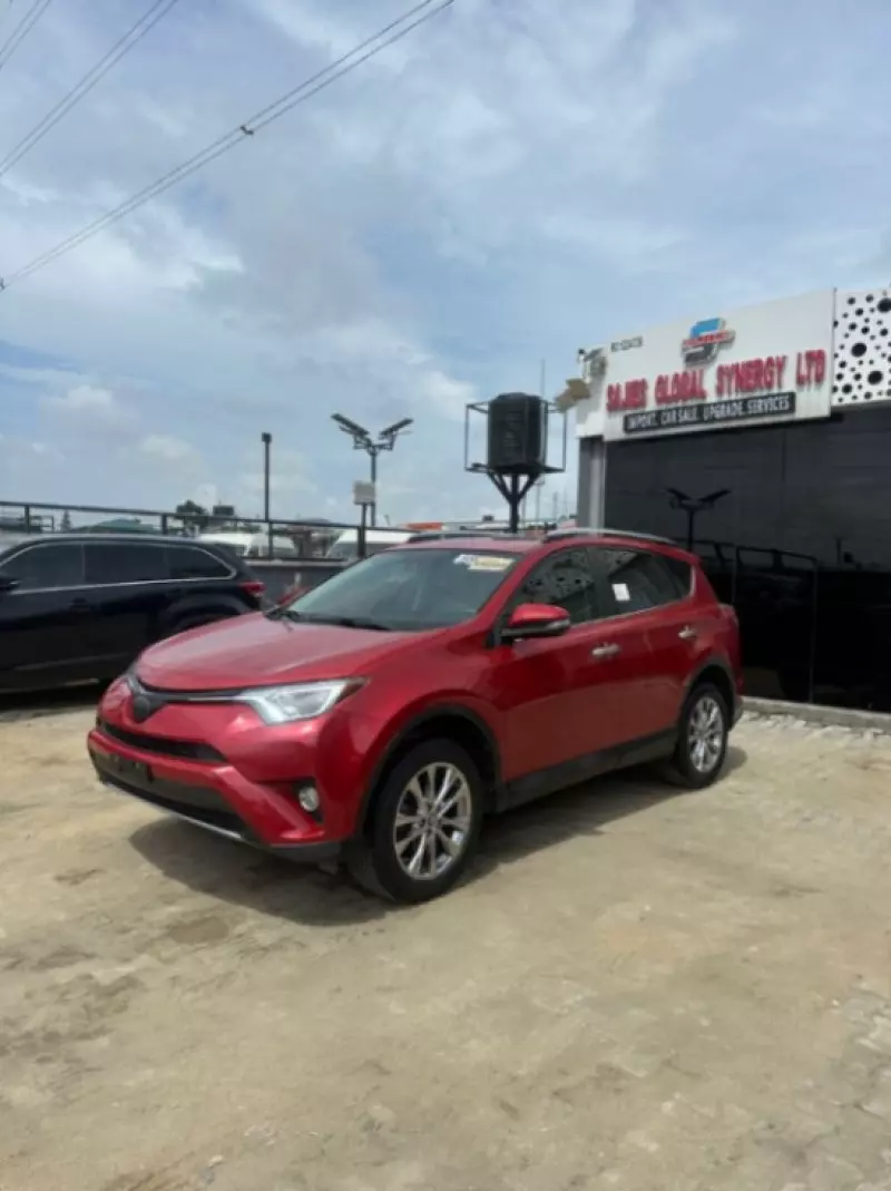 Toyota RAV 4   - 2017