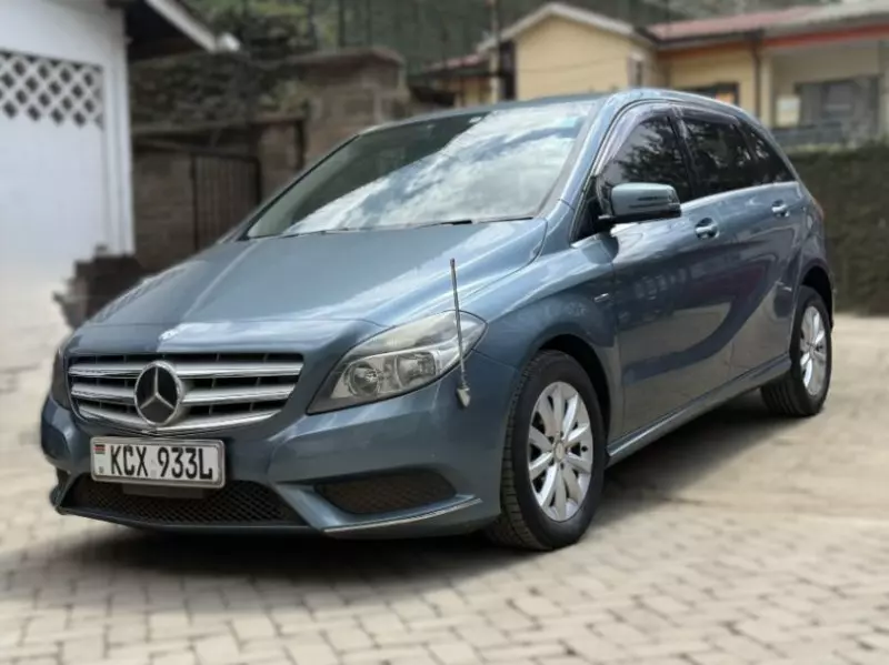 Mercedes-Benz B 180   - 2012
