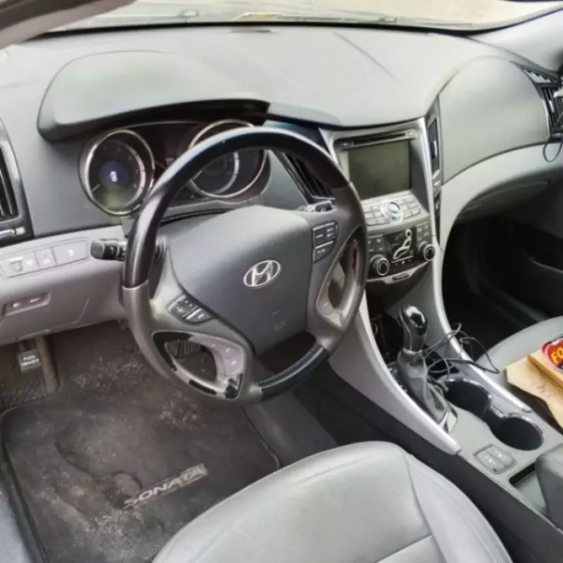 Hyundai Sonata   - 2013