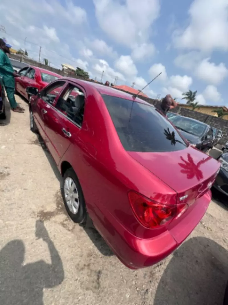 Toyota Corolla   - 2005