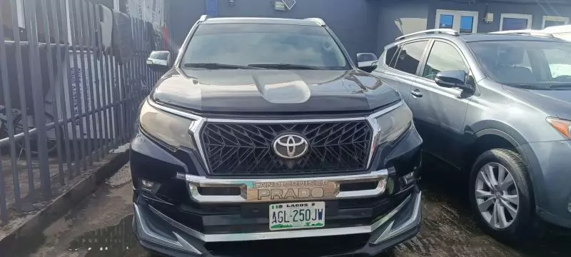 TOYOTA Prado   - 2013