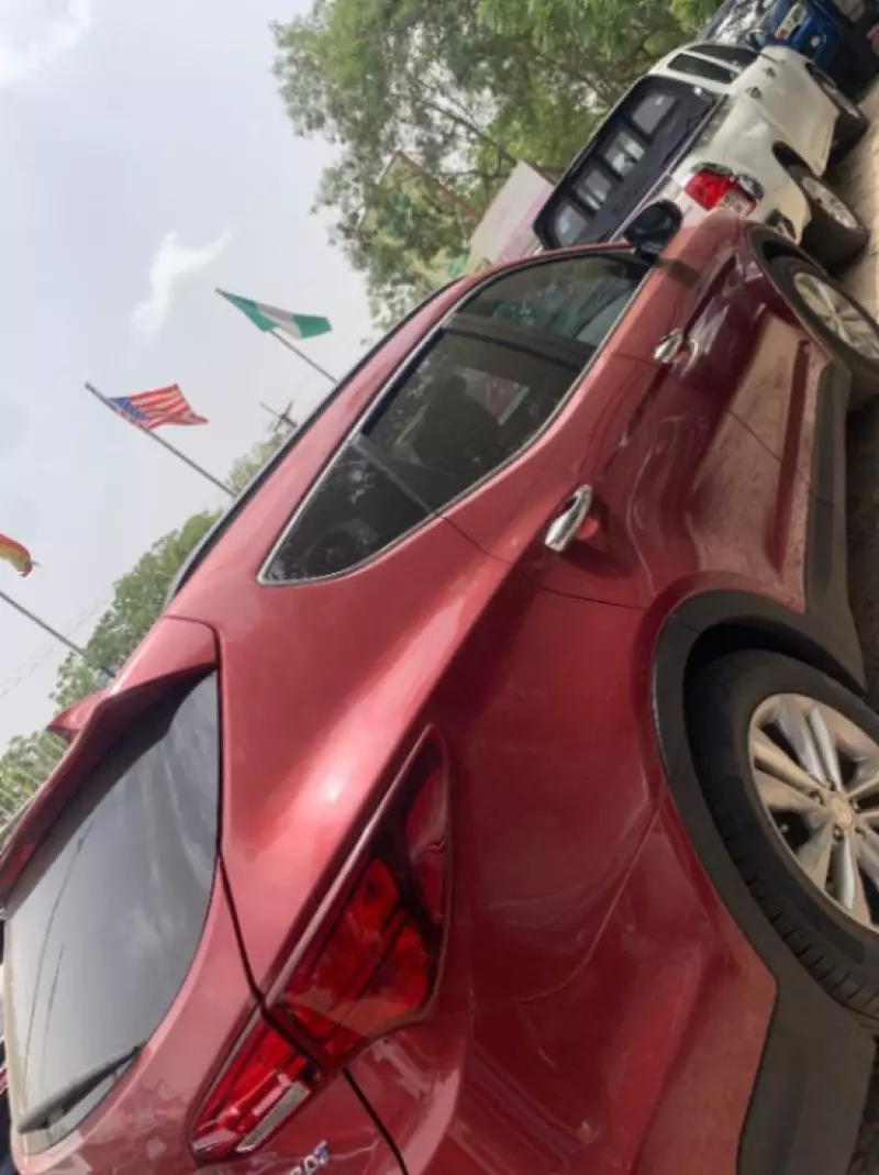 Hyundai Santa Fe   - 2017