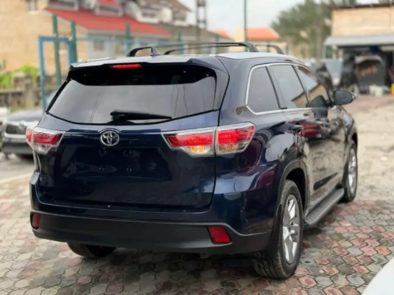 TOYOTA Highlander   - 2016