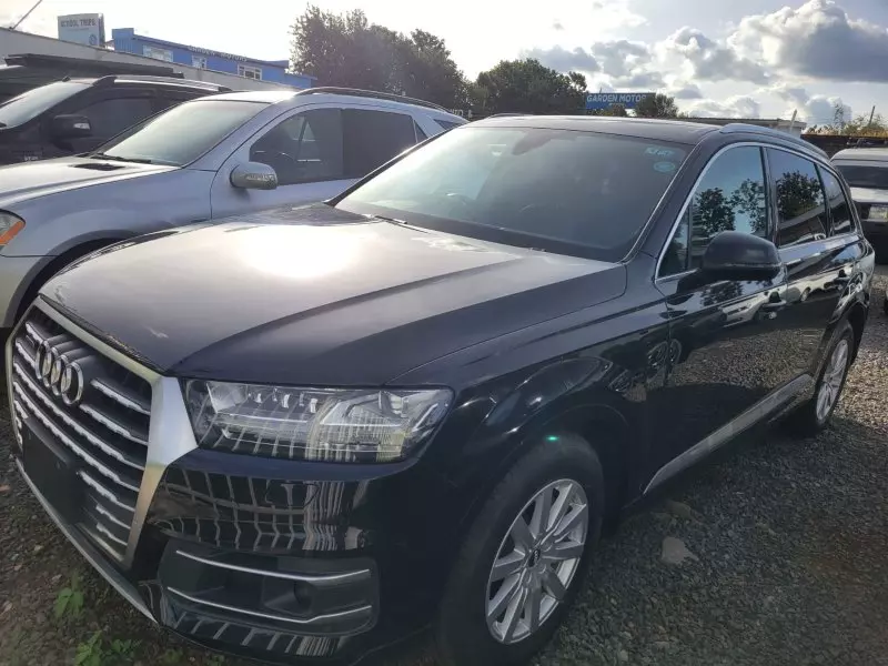 Audi Q7   - 2017
