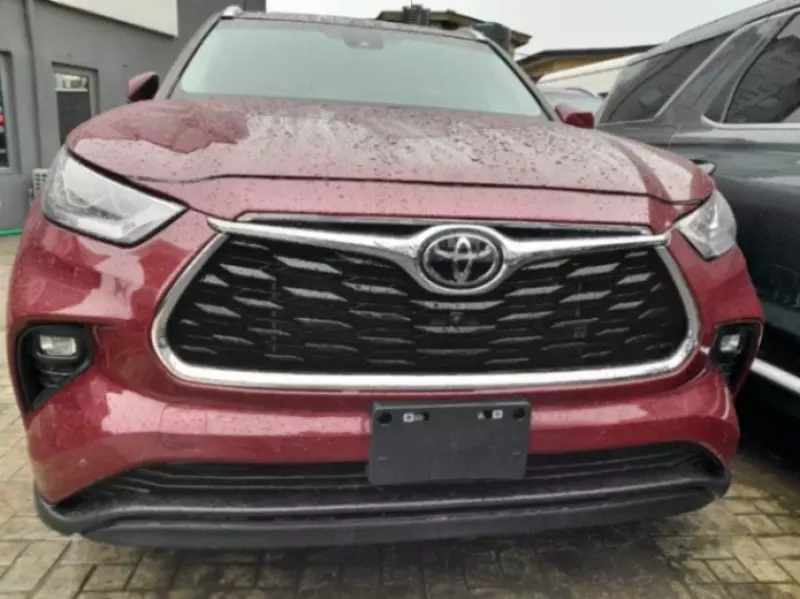 Toyota Highlander   - 2021