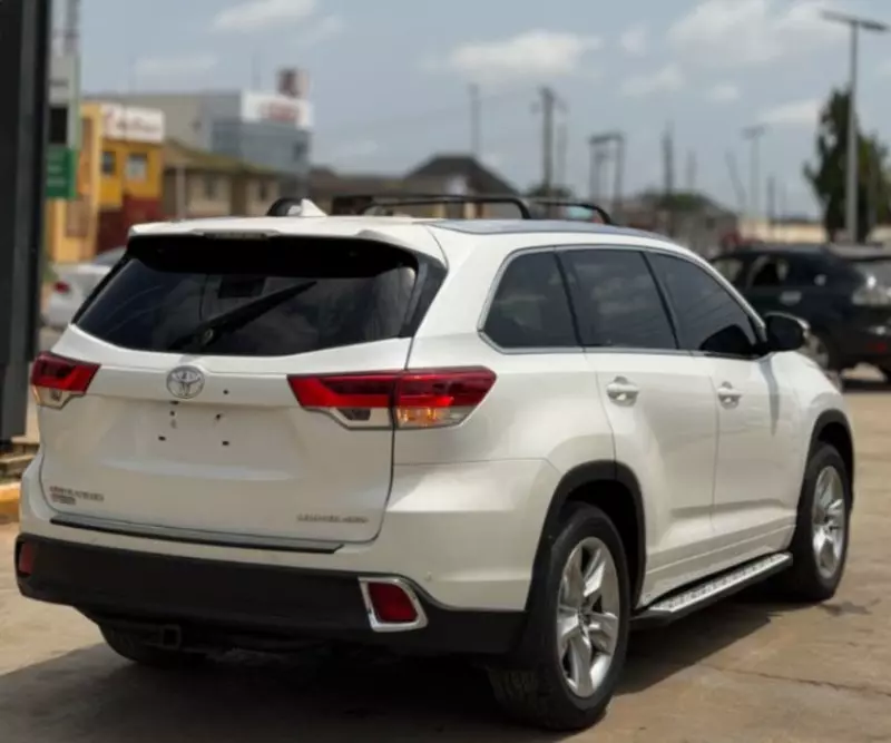 TOYOTA Highlander   - 2016