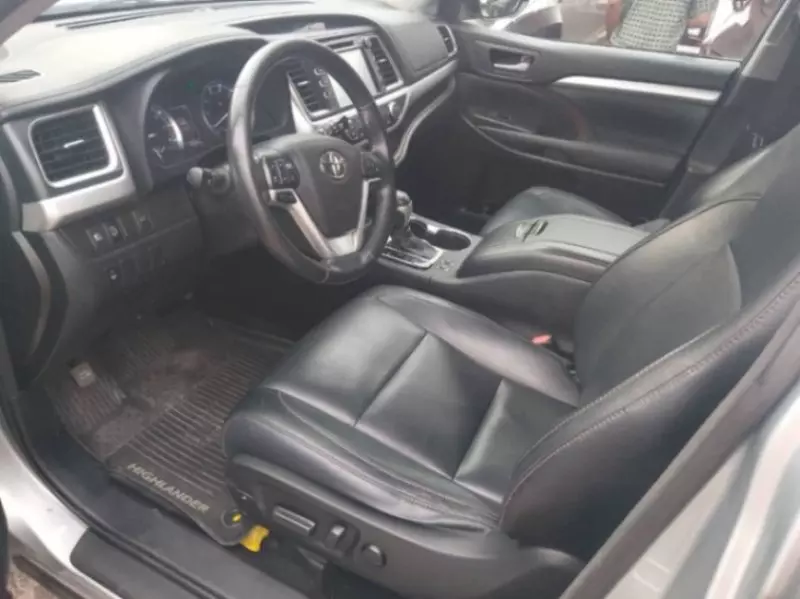 Toyota Highlander   - 2017