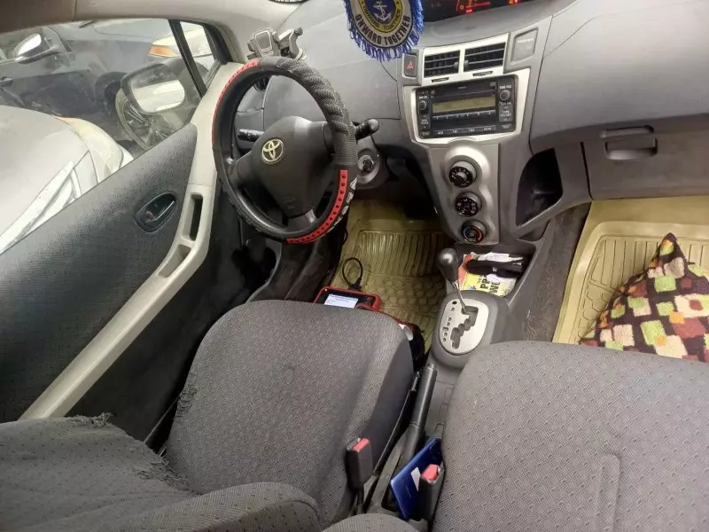 Toyota Yaris   - 2009