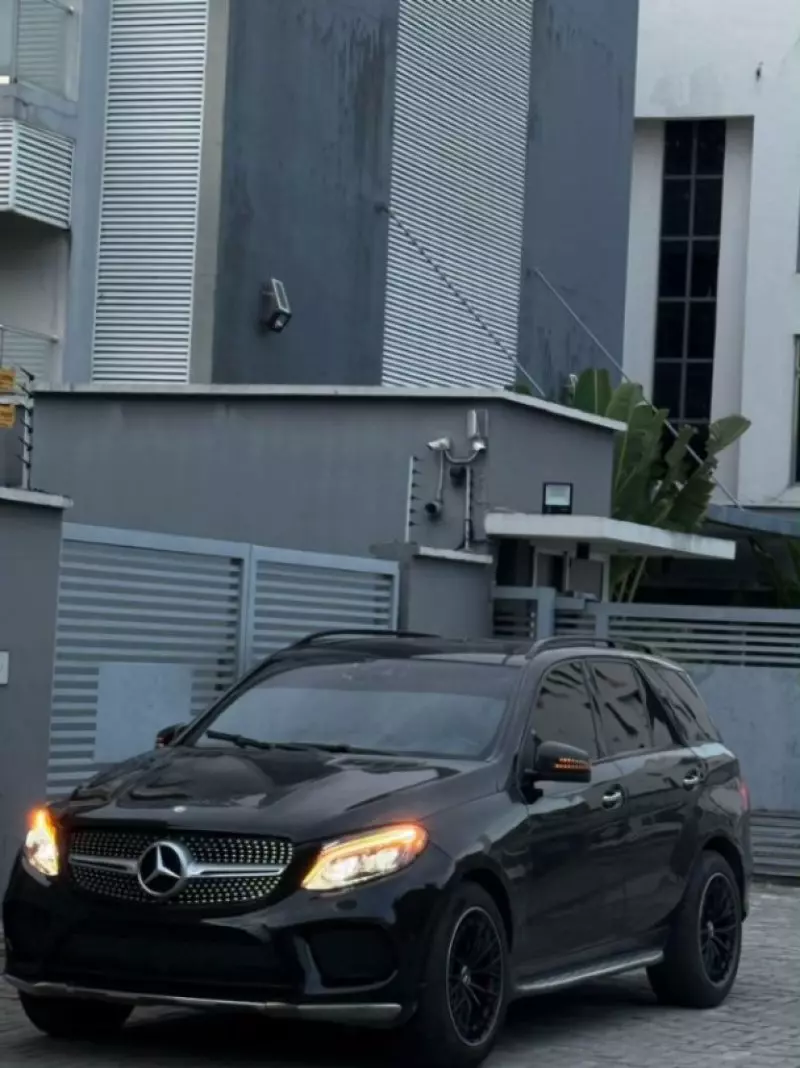 Mercedes-Benz GLE-Class   - 2016