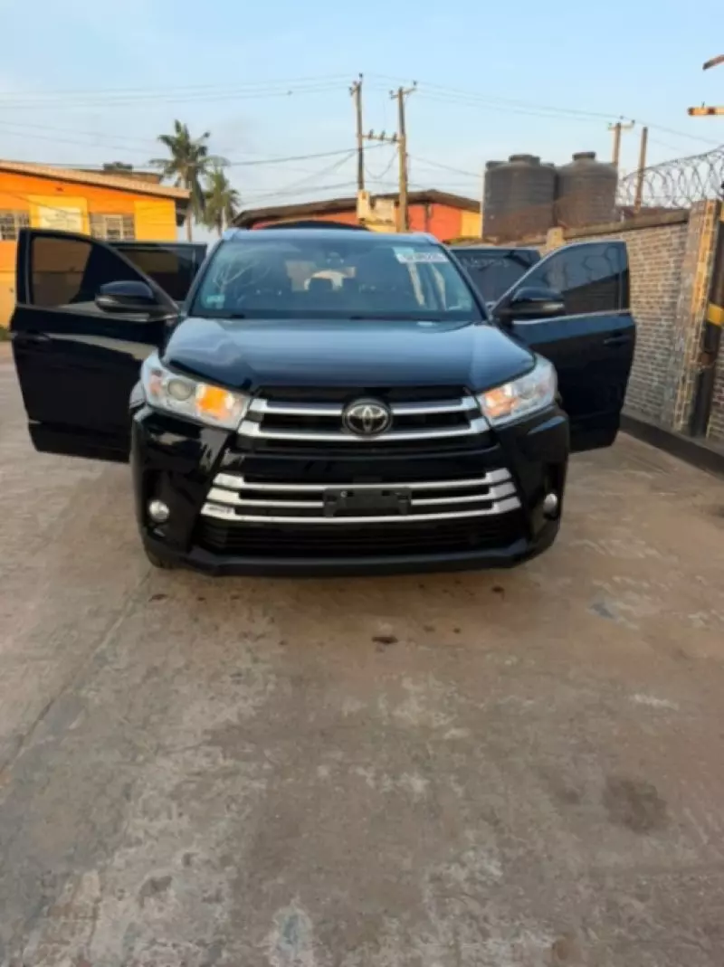 TOYOTA Highlander   - 2017