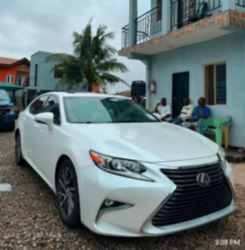 Lexus ES   - 2016