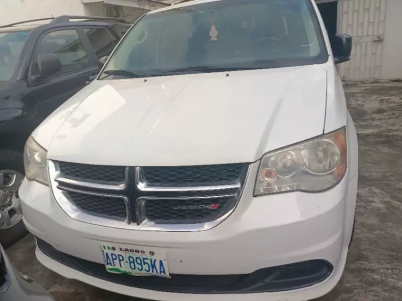 Dodge Grand Caravan   - 2015