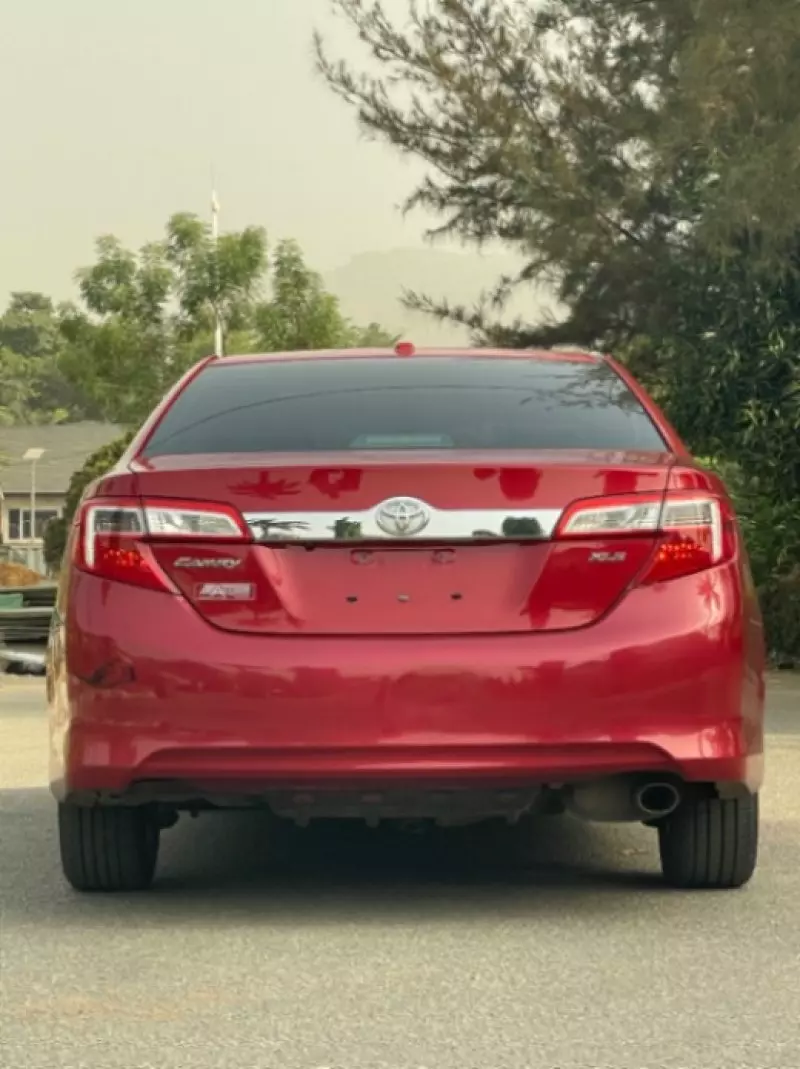 Toyota Camry   - 2014