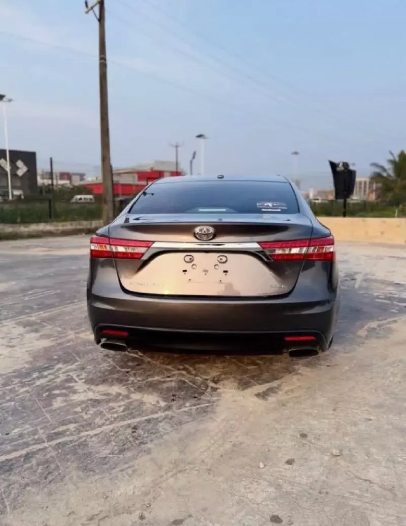 Toyota Avalon   - 2015