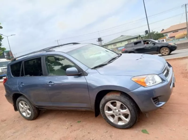 Toyota RAV 4   - 2009