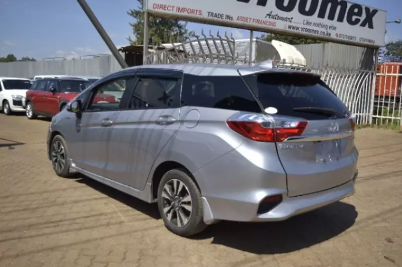 Honda Fit shuttle    - 2018