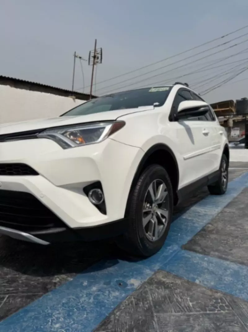 TOYOTA RAV4 - 2017