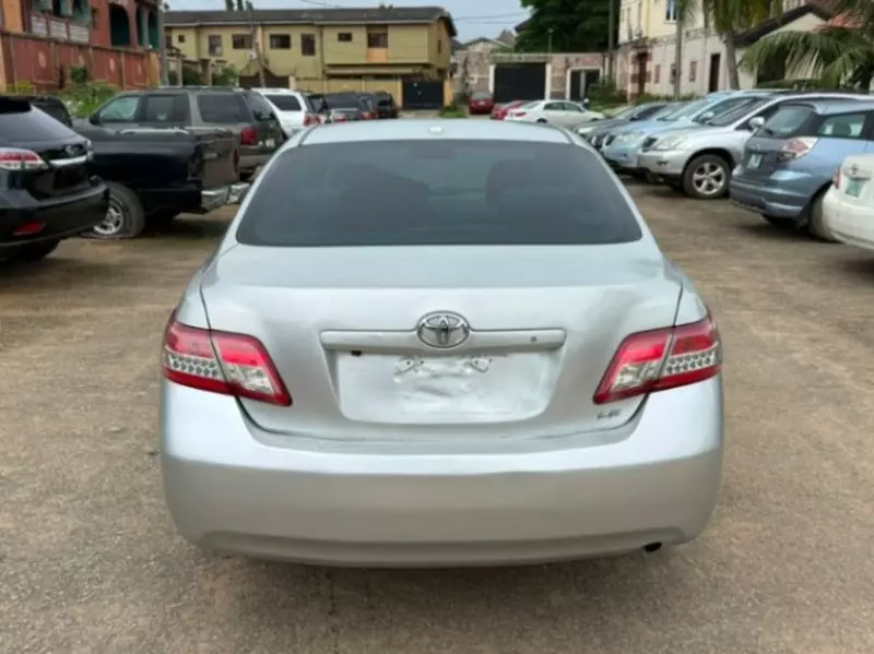 TOYOTA Camry   - 2010