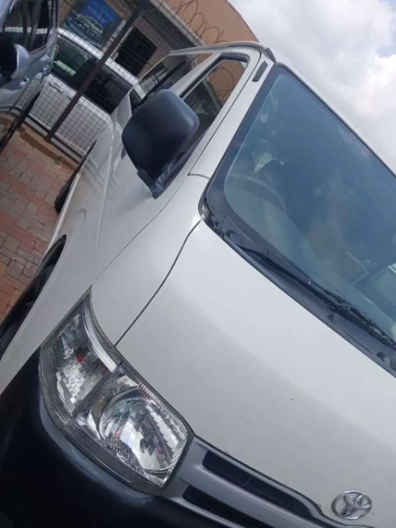 TOYOTA Hiace   - 2014