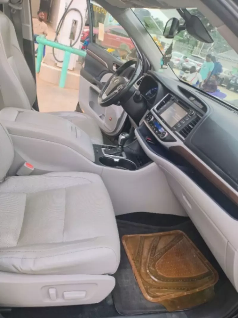 Toyota Highlander   - 2014