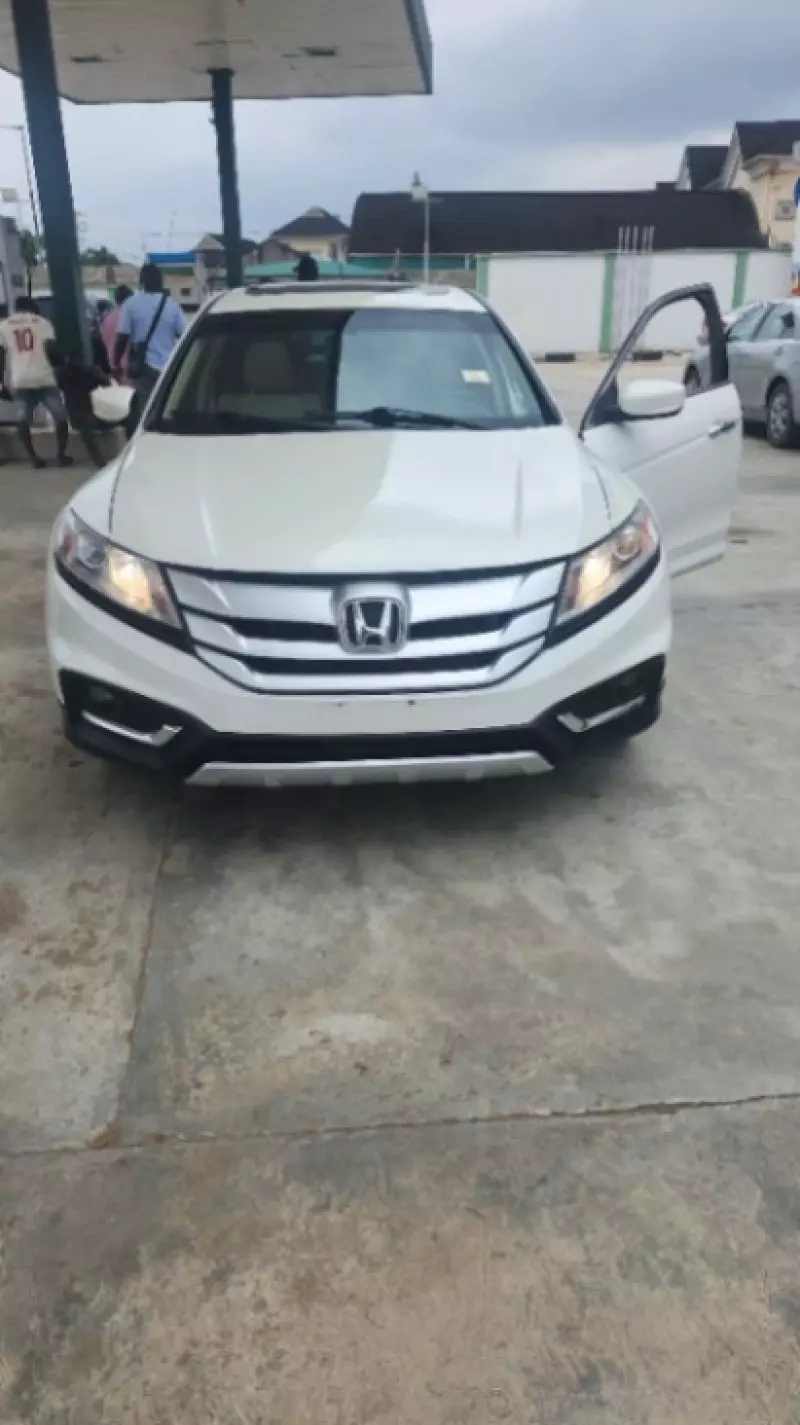 Honda Crosstour   - 2012