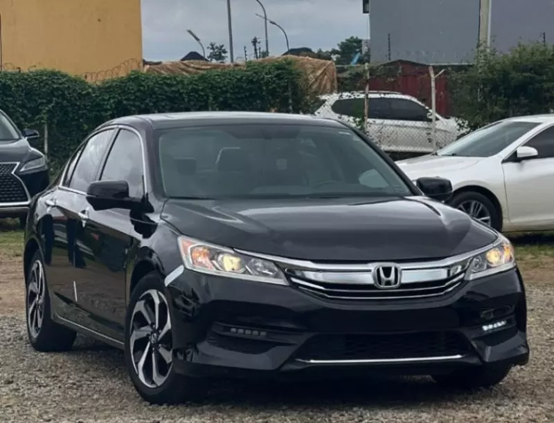 Honda Accord   - 2017