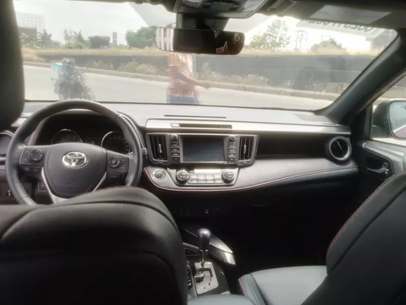 Toyota RAV 4   - 2018