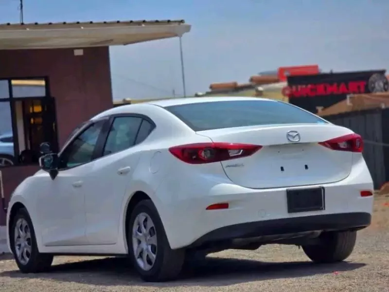 Mazda Axela    - 2018