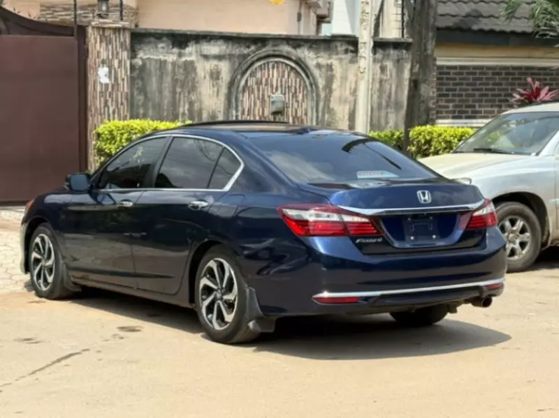 Honda Accord   - 2016