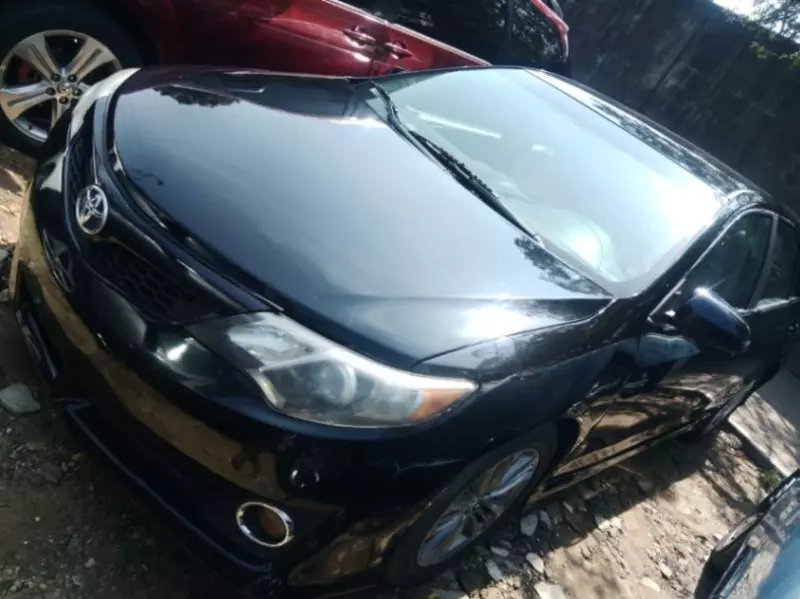 Toyota Camry   - 2014