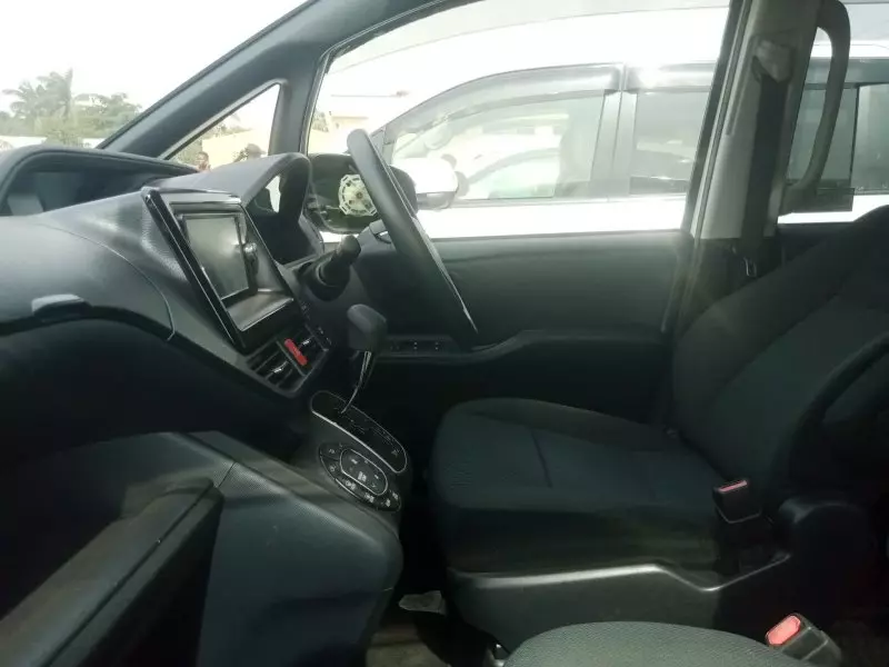 TOYOTA Noah   - 2015