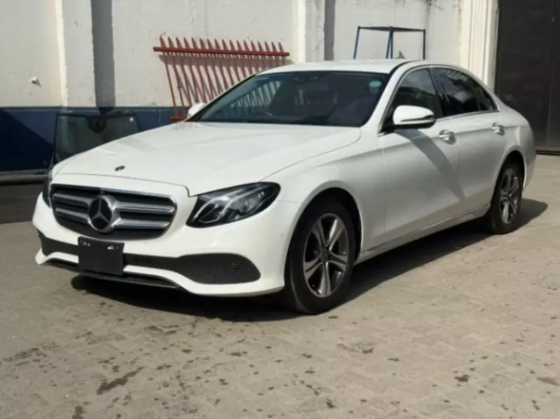 Mercedes-Benz E200   - 2018