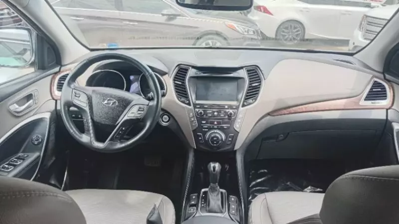 Hyundai Santa Fe   - 2017