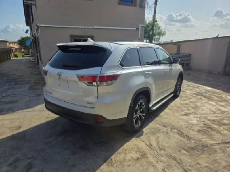 TOYOTA Highlander   - 2016