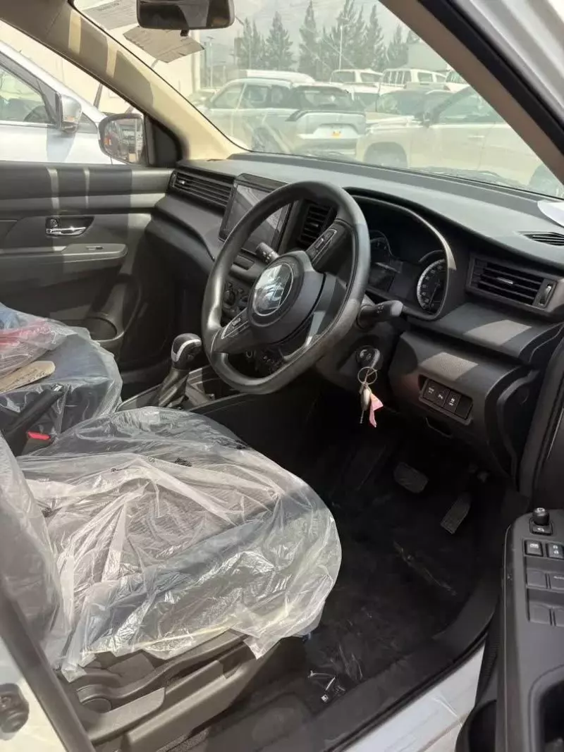 SUZUKI XL-6 - 2025