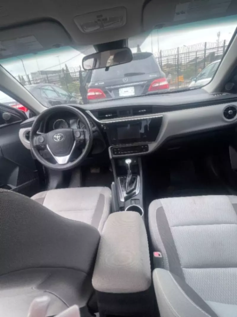 TOYOTA Corolla   - 2018