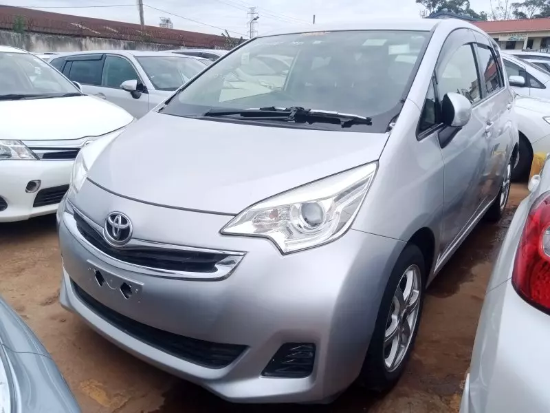 Toyota Ractis   - 2016