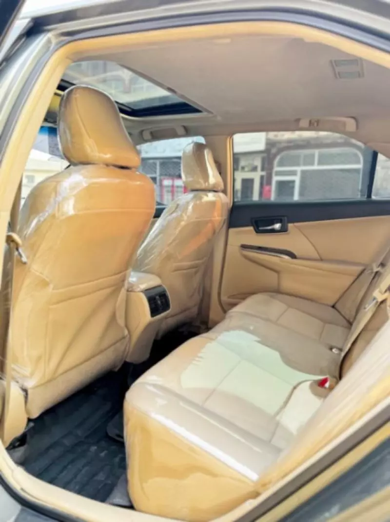 Toyota Camry   - 2012