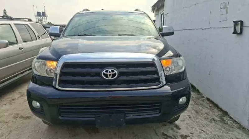 Toyota Sequoia   - 2008