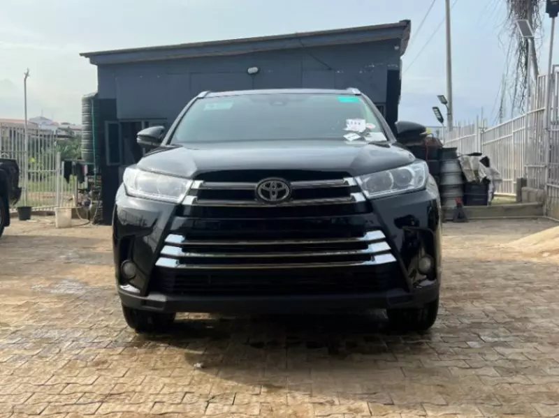 Toyota Highlander   - 2017