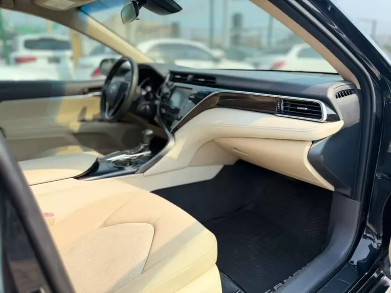 Toyota Camry   - 2018