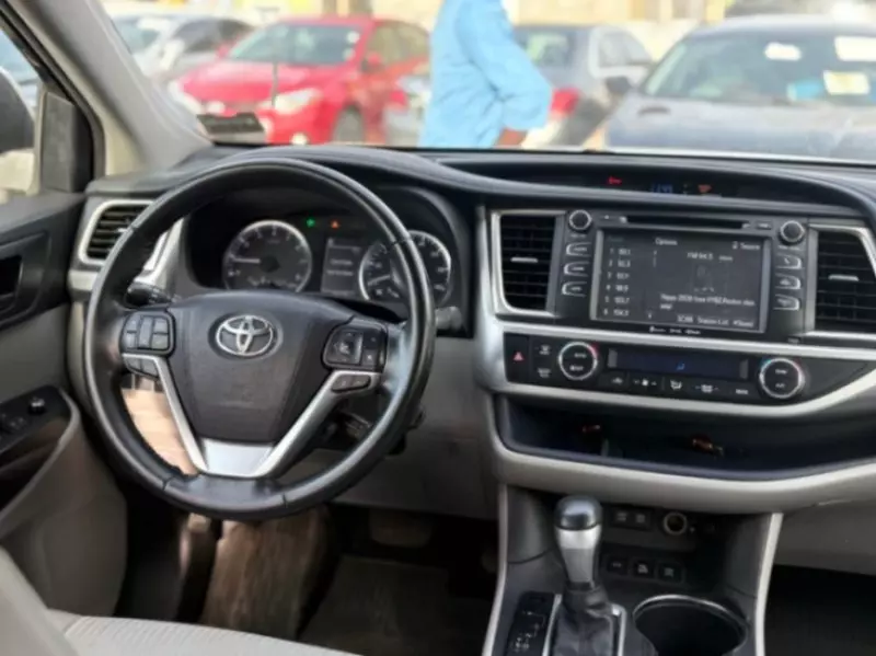 Toyota Highlander   - 2017