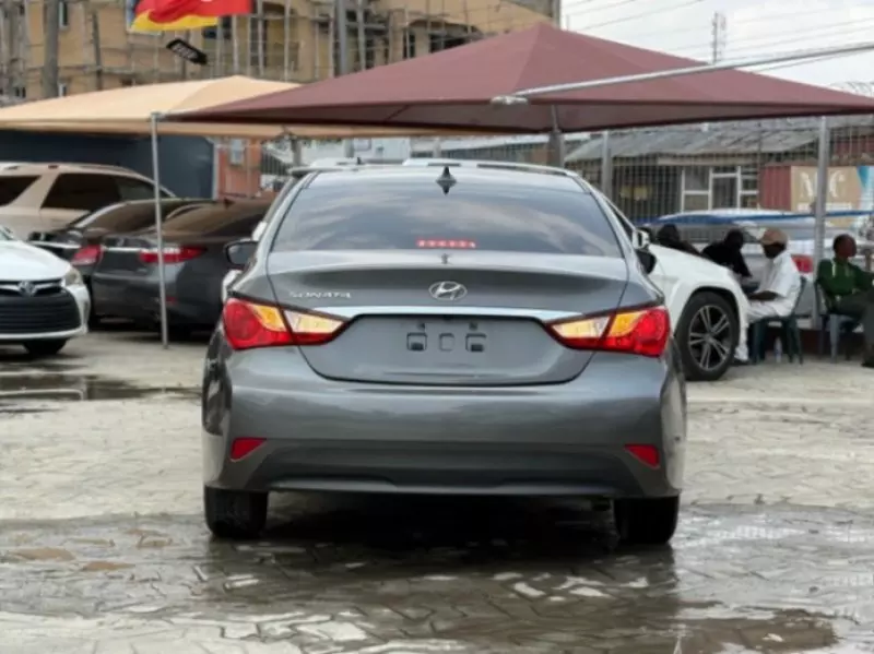 Hyundai Sonata   - 2014