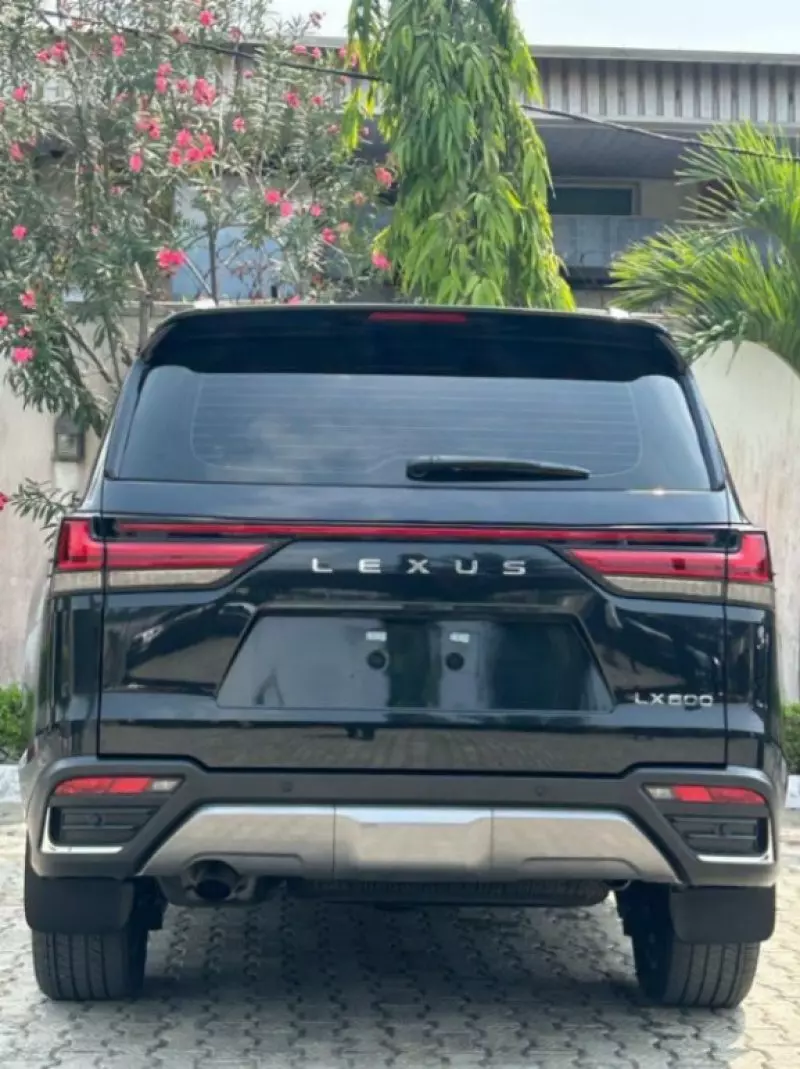 Lexus LX 600   - 2025