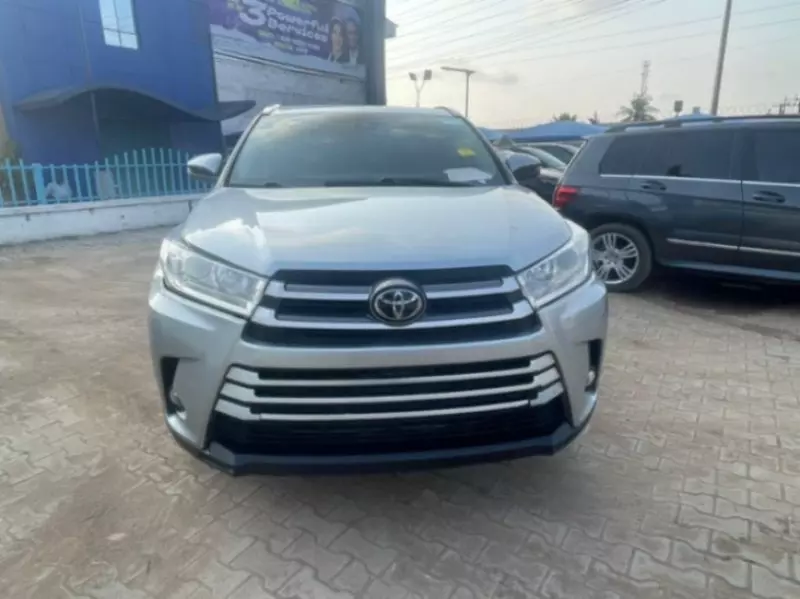 Toyota Highlander   - 2017