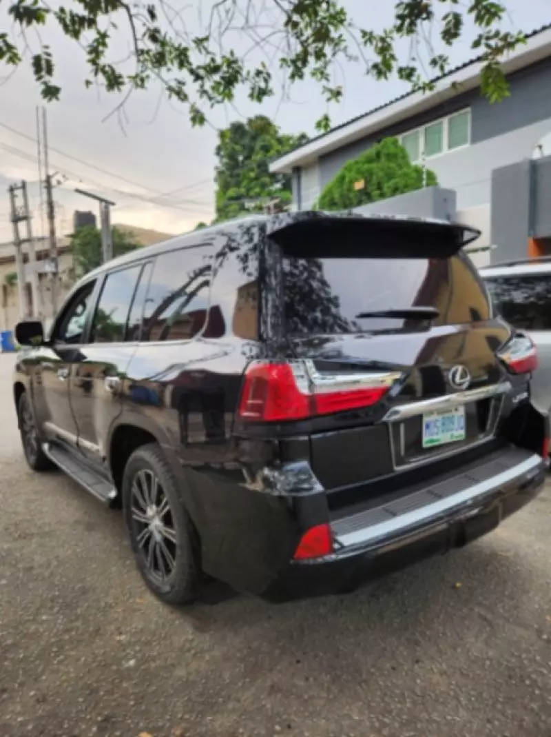 Lexus LX 570   - 2013