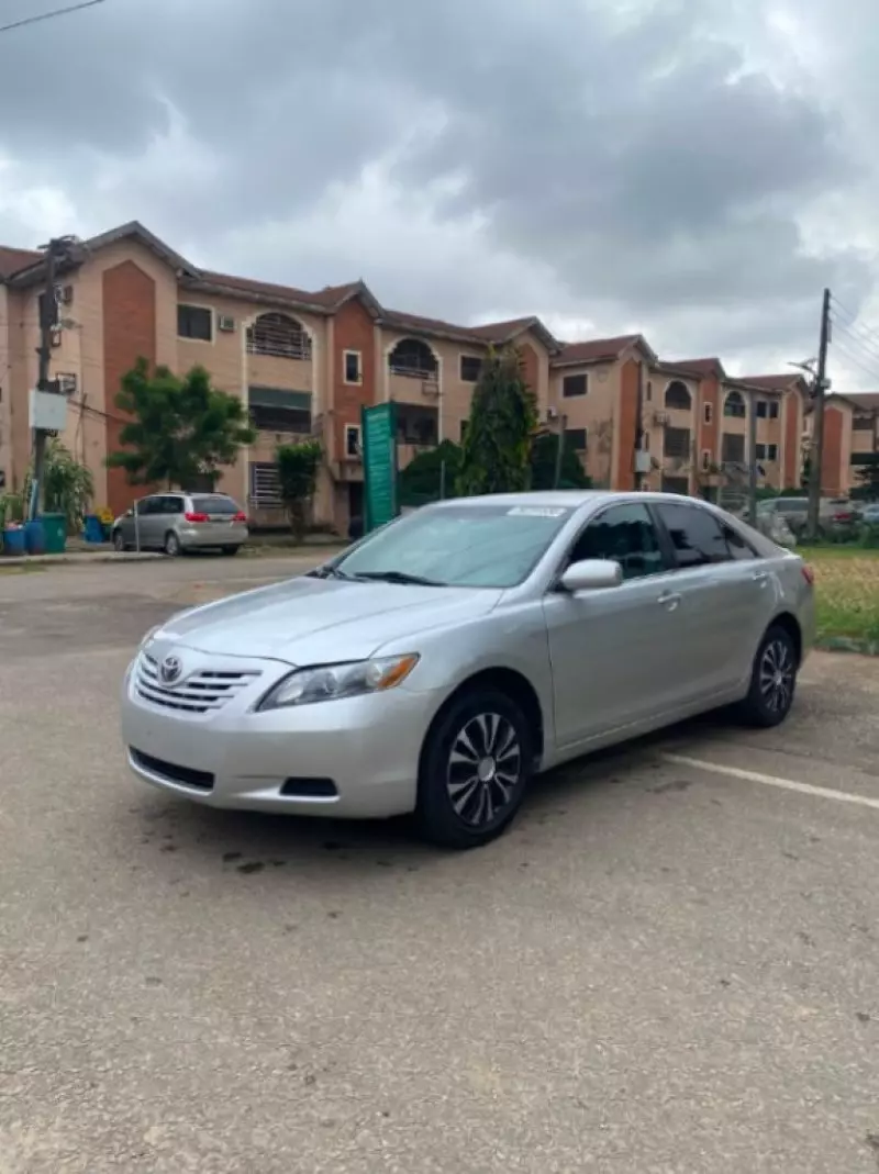 TOYOTA Camry - 2009