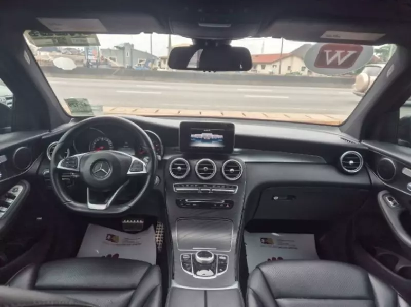 Mercedes-Benz GLC 300   - 2017