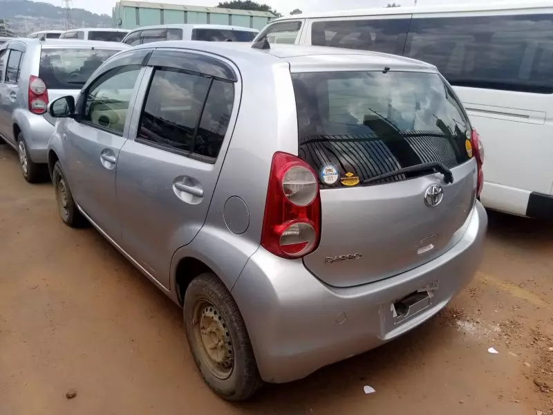 Toyota Passo   - 2012